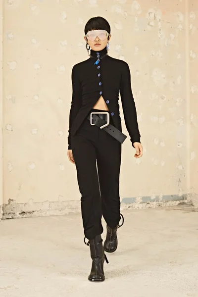 Look 30